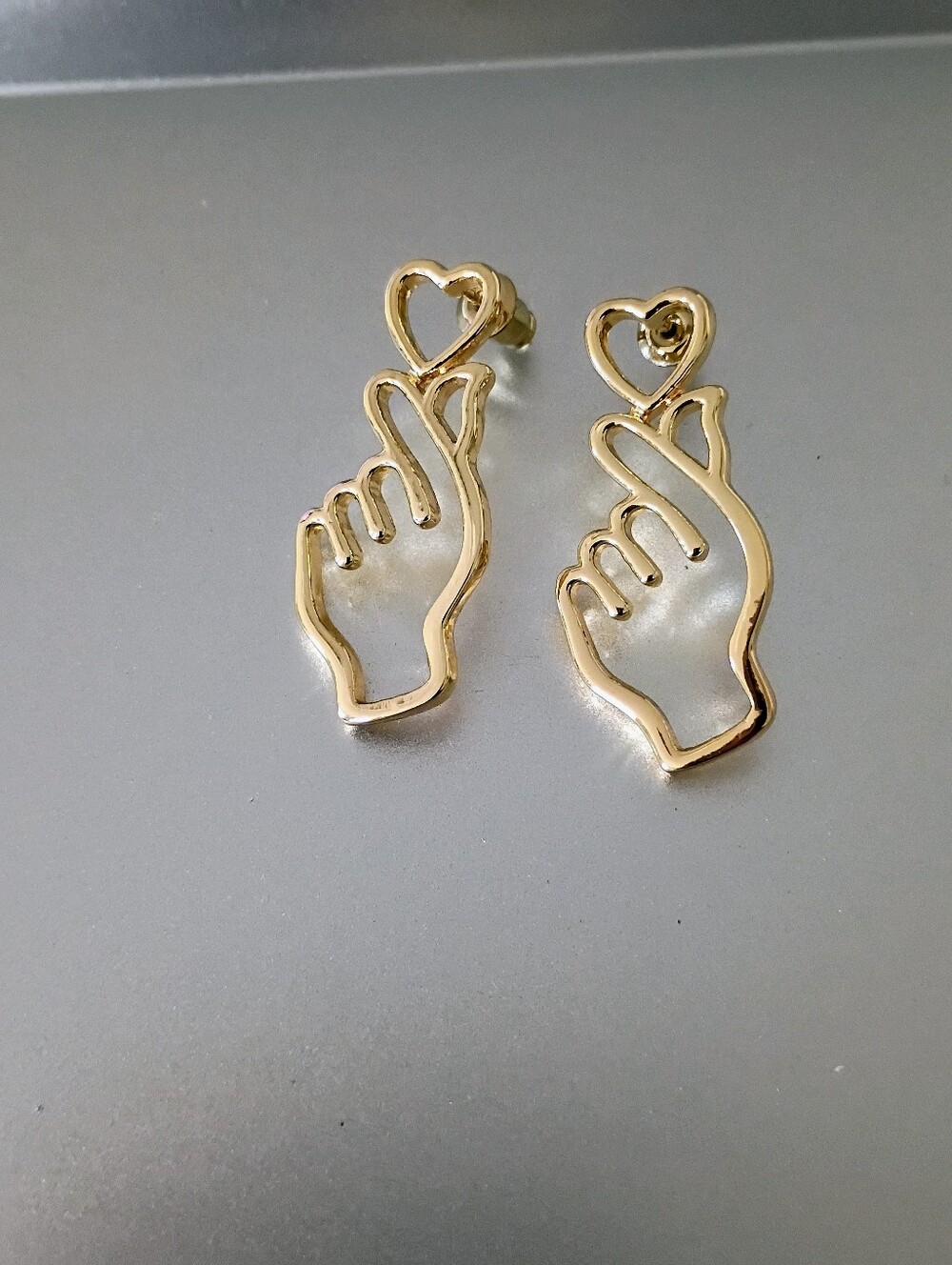 New Gold Tone Finger Heart Outline Drop Earrings - Women Jewelry